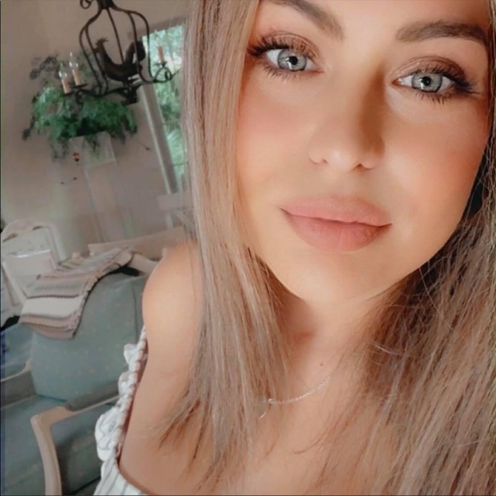 Meet your Posher, Sierra